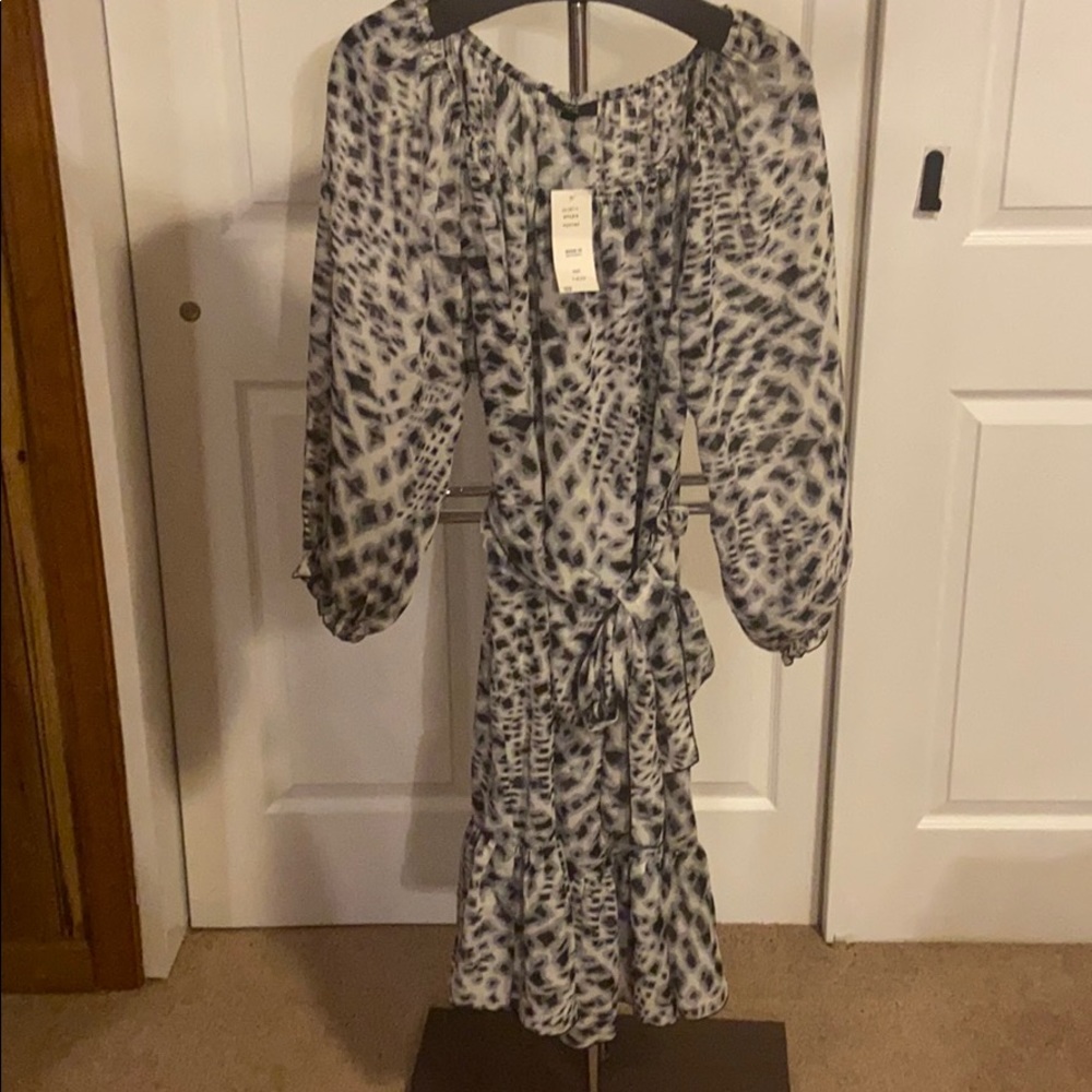 TBS Black/ White Dress 14W on/off Shoulder